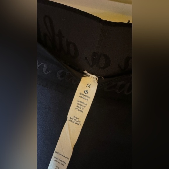 Lululemon Seamless Logo Waistband Vented Crop 21” Navy Size M - Picture 4 of 4